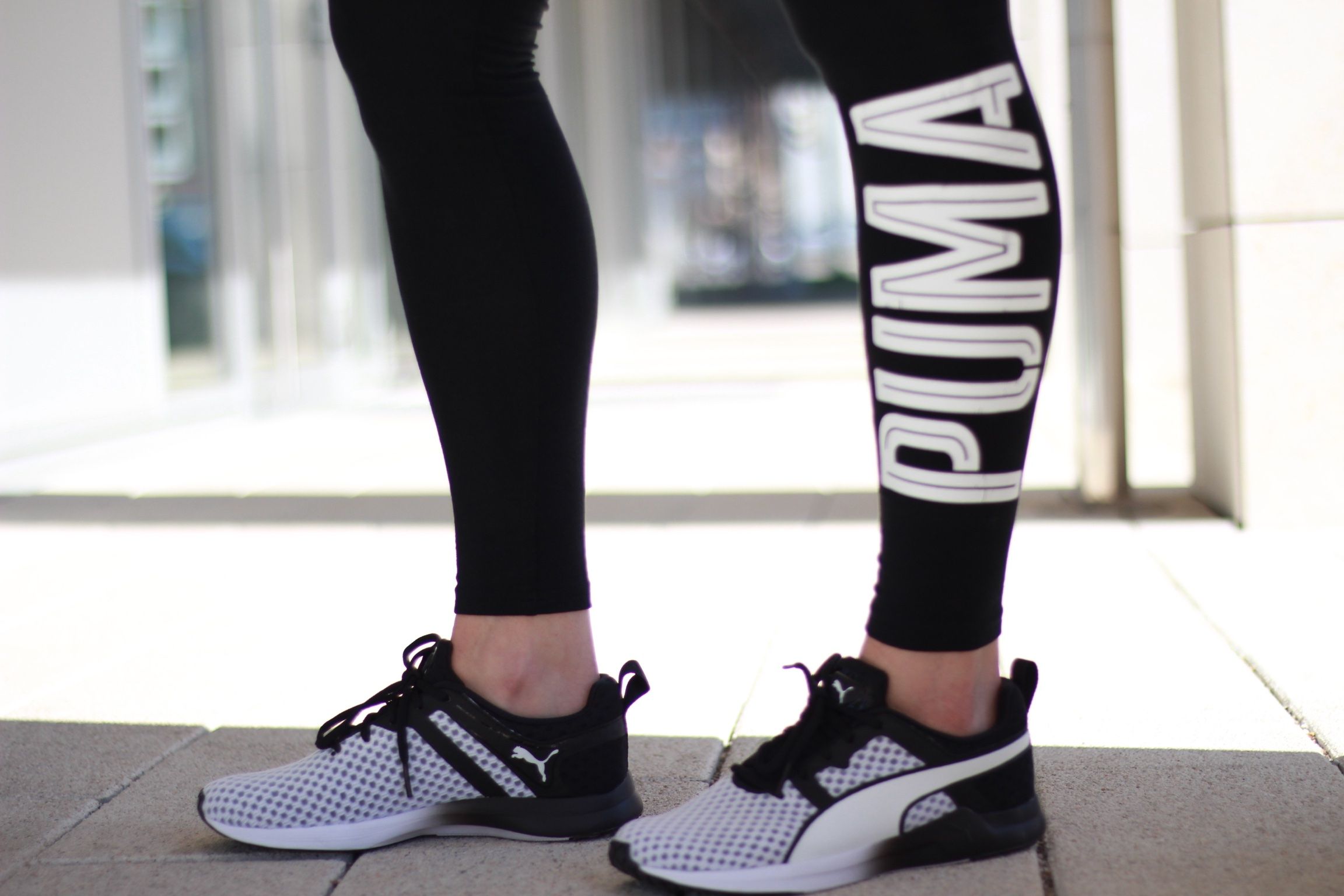 Puma Leggings und Puma Sneaker